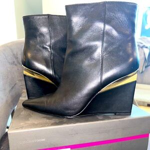 Vince Camuto wedge boots Sz 8.5